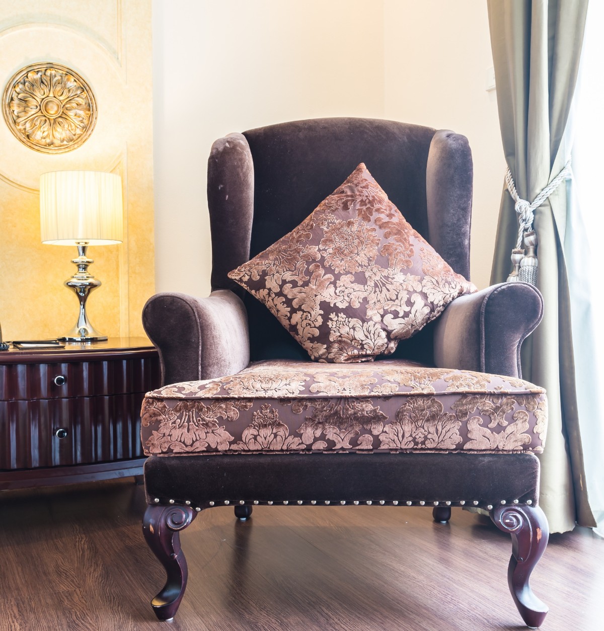 traditional upholstery service completed in Moore, OK